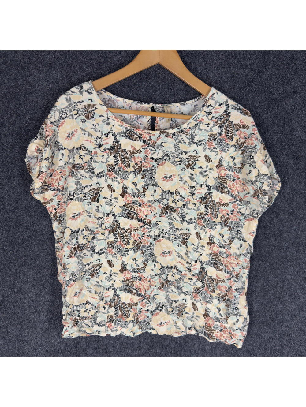 Soya Concept Blouse Women M Medium Gray Floral Short Sleeve Hook & Eye Casual